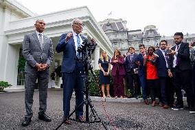 US President Trump meets with congressional leaders to try and avert a government shutdown