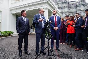 US President Trump meets with congressional leaders to try and avert a government shutdown