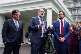 US President Trump meets with congressional leaders to try and avert a government shutdown