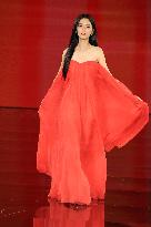 PFW - Le Défilé. Liberté, Egalité, Sororité"You're Worth It" L'Oréal Paris Runway