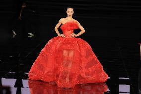 PFW - Le Défilé. Liberté, Egalité, Sororité"You're Worth It" L'Oréal Paris Runway