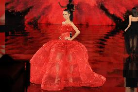 PFW - Le Défilé. Liberté, Egalité, Sororité"You're Worth It" L'Oréal Paris Runway