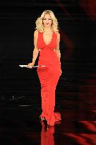 PFW - Le Défilé. Liberté, Egalité, Sororité"You're Worth It" L'Oréal Paris Runway