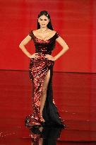 PFW - Le Défilé. Liberté, Egalité, Sororité"You're Worth It" L'Oréal Paris Runway