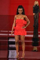 PFW - Le Défilé. Liberté, Egalité, Sororité"You're Worth It" L'Oréal Paris Runway