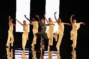 PFW - Le Défilé. Liberté, Egalité, Sororité"You're Worth It" L'Oréal Paris Runway