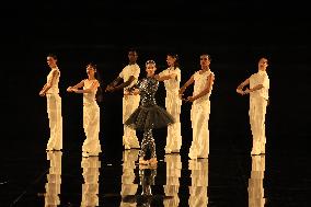 PFW - Le Défilé. Liberté, Egalité, Sororité"You're Worth It" L'Oréal Paris Runway