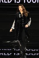 PFW - Le Défilé. Liberté, Egalité, Sororité"You're Worth It" L'Oréal Paris Runway