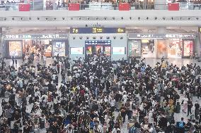Peak travel During The National Day Holiday