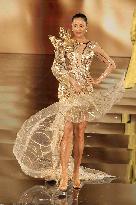 PFW - Le Défilé. Liberté, Egalité, Sororité"You're Worth It" L'Oréal Paris Runway