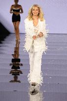 PFW - Le Défilé. Liberté, Egalité, Sororité"You're Worth It" L'Oréal Paris Runway