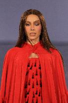 PFW - Le Défilé. Liberté, Egalité, Sororité"You're Worth It" L'Oréal Paris Runway