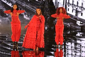 PFW - Le Défilé. Liberté, Egalité, Sororité"You're Worth It" L'Oréal Paris Runway