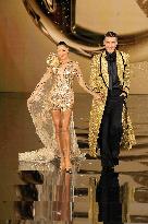 PFW - Le Défilé. Liberté, Egalité, Sororité"You're Worth It" L'Oréal Paris Runway