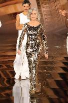 PFW - Le Défilé. Liberté, Egalité, Sororité"You're Worth It" L'Oréal Paris Runway