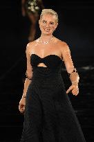 PFW - Le Défilé. Liberté, Egalité, Sororité"You're Worth It" L'Oréal Paris Runway