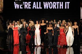 PFW - Le Défilé. Liberté, Egalité, Sororité"You're Worth It" L'Oréal Paris Runway