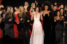 PFW - Le Défilé. Liberté, Egalité, Sororité"You're Worth It" L'Oréal Paris Runway