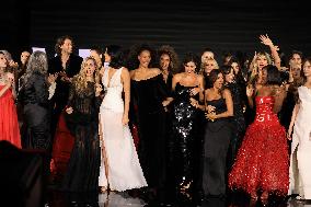 PFW - Le Défilé. Liberté, Egalité, Sororité"You're Worth It" L'Oréal Paris Runway