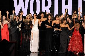 PFW - Le Défilé. Liberté, Egalité, Sororité"You're Worth It" L'Oréal Paris Runway