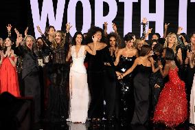 PFW - Le Défilé. Liberté, Egalité, Sororité"You're Worth It" L'Oréal Paris Runway