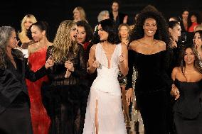 PFW - Le Défilé. Liberté, Egalité, Sororité"You're Worth It" L'Oréal Paris Runway