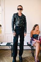 PFW - Weinsanto Front Row