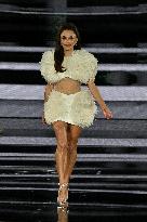 PFW L Oreal Runway