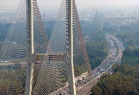 Peak Travel on Highways During The National Day Holiday