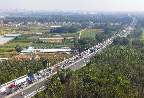 Peak Travel on Highways During The National Day Holiday