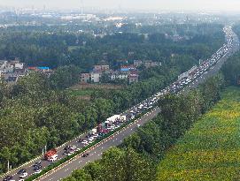 Peak Travel on Highways During The National Day Holiday