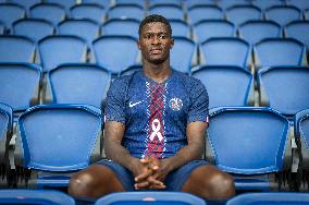 PSG Support the Pink October Campaign - Paris