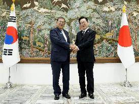 Japan PM Ishiba visits S. Korea