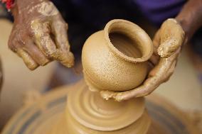 Indian Potter Gives Final Touches to Karva Pot - Ajmer