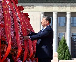 President Xi Jinping Paying Tribute to Fallen National Heroes - Beijing