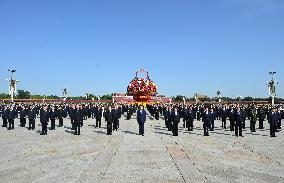 President Xi Jinping Paying Tribute to Fallen National Heroes - Beijing