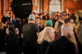 PFW - Louis Vuitton Front Row