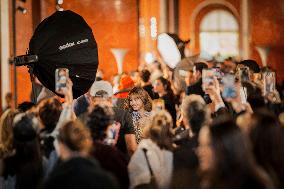 PFW - Louis Vuitton Front Row