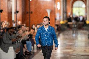 PFW - Louis Vuitton Runway