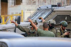 Israeli Army Limits Press Access in Hebron - West Bank