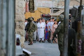 Israeli Army Limits Press Access in Hebron - West Bank