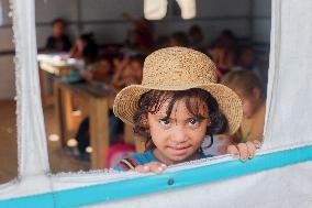 Gaza Children Face Education Disruption - Khan Yunis