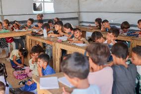 Gaza Children Face Education Disruption - Khan Yunis