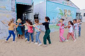 Gaza Children Face Education Disruption - Khan Yunis