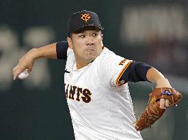 Baseball: Tanaka earns 200th win spanning Japan, MLB