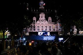 PFW - Outside Atmosphere Of L'Oreal Show