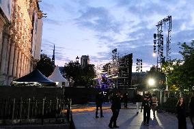 PFW - Outside Atmosphere Of L'Oreal Show