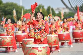Folk Performances Celebrate The National Day Holiday