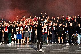 Slavia Prague Fans In Piazza Duomo Milan - Italy