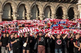 Slavia Prague Fans In Piazza Duomo Milan - Italy